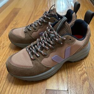 Veja Venturi Women’s Sneakers Hiking Shoes in Desert Lavande